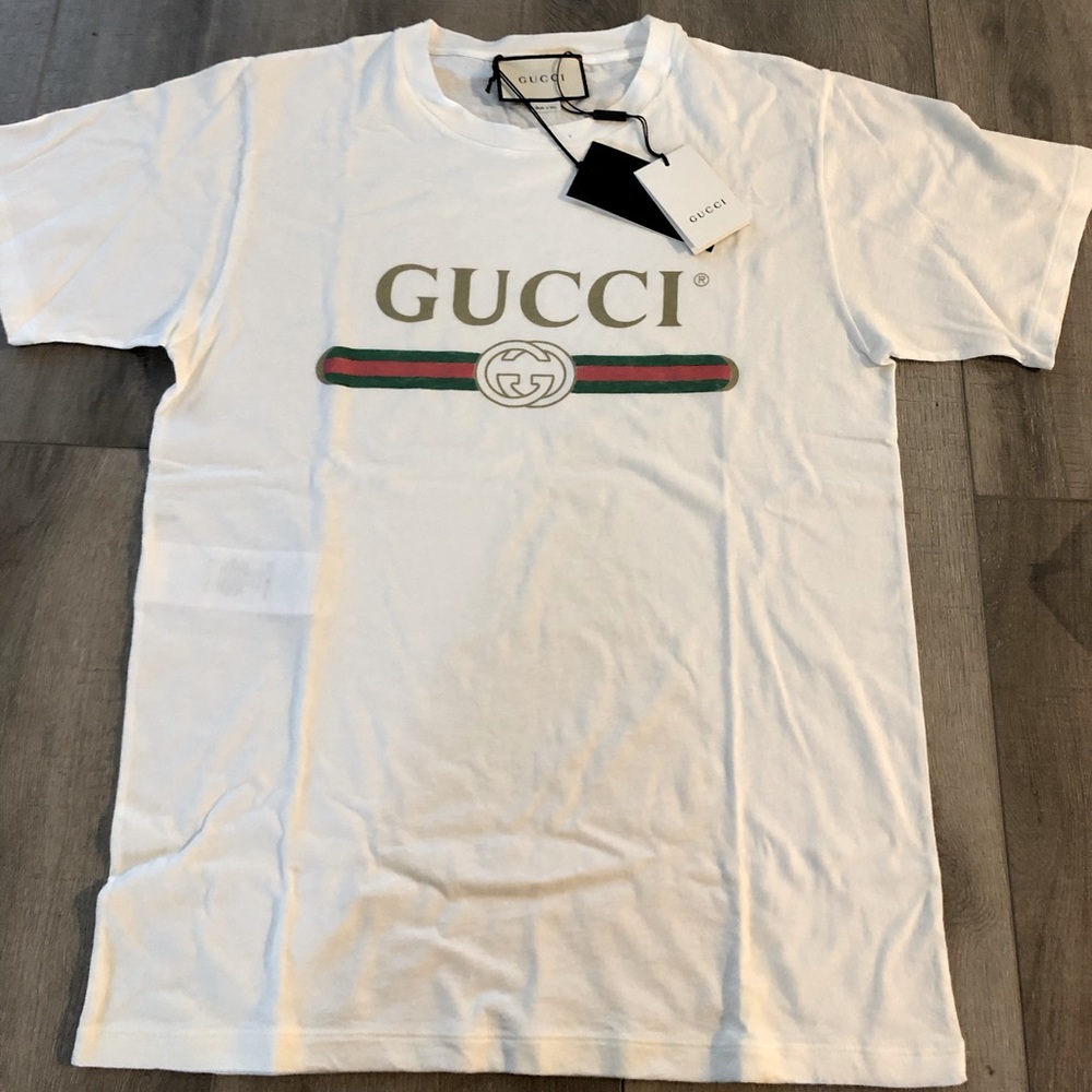 Men’s authentic Gucci Tshirt size xs in white